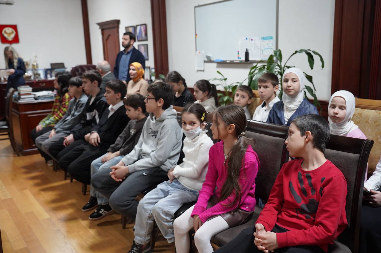 Глава Минимущества встретился с семьями участников СВО